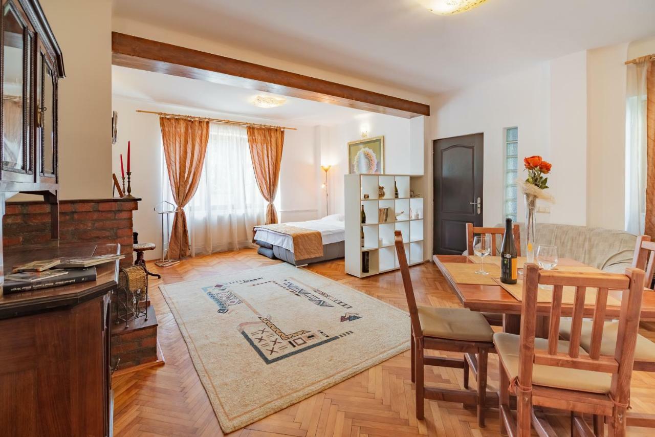 Bed&Wine In The Center Of Oradea 아파트 외부 사진