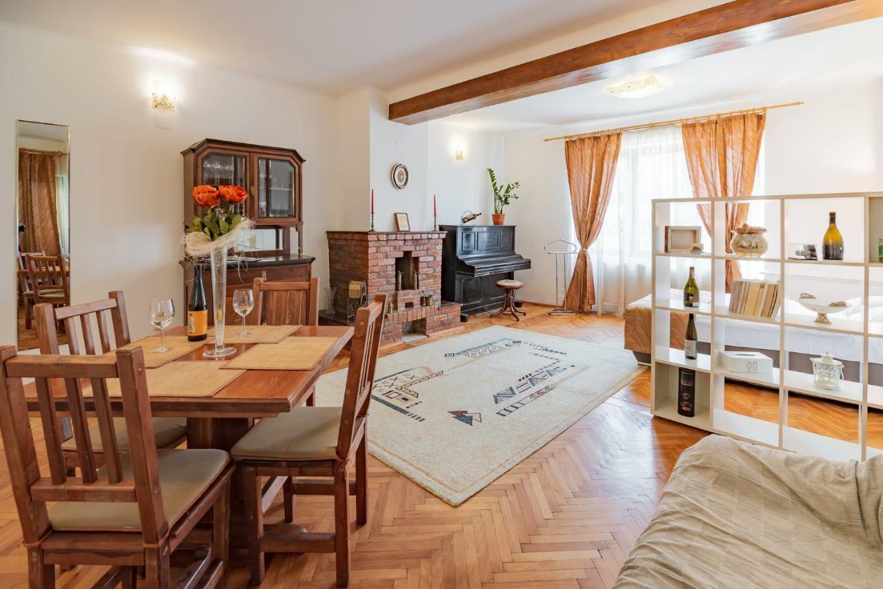 Bed&Wine In The Center Of Oradea 아파트 외부 사진