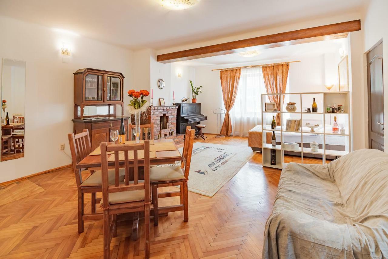 Bed&Wine In The Center Of Oradea 아파트 외부 사진